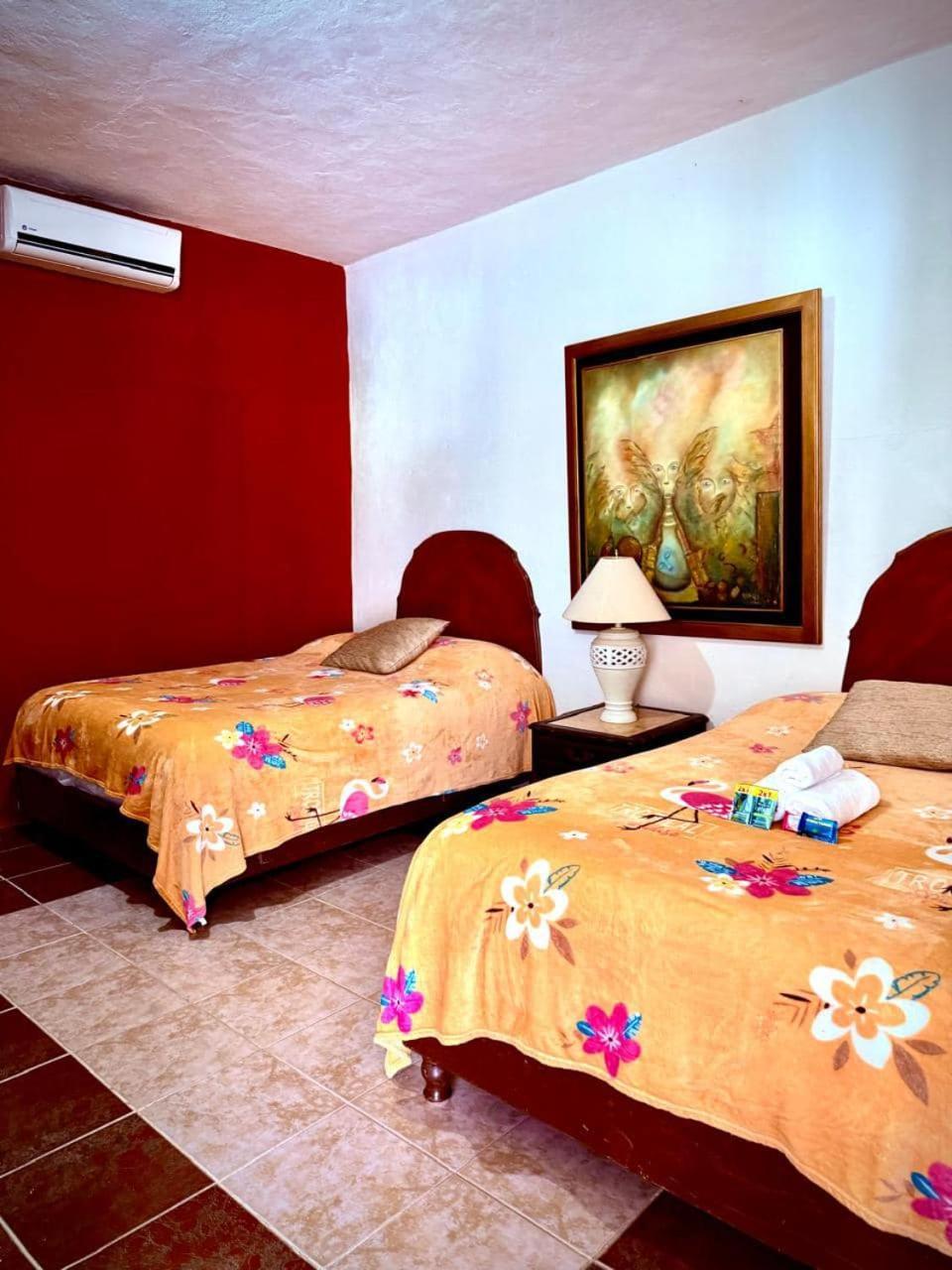 La Casita Inn Bustamante Exterior photo