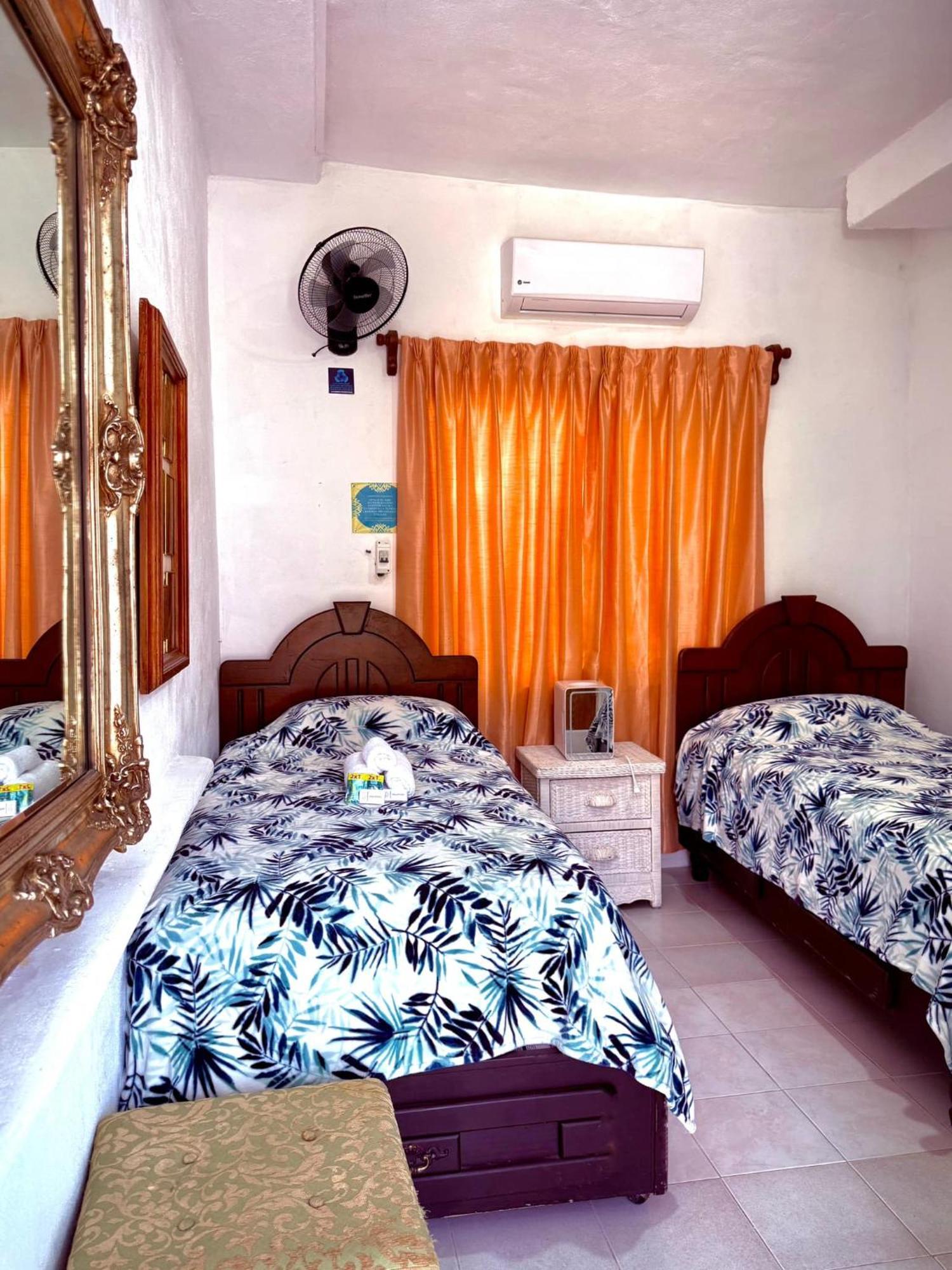 La Casita Inn Bustamante Exterior photo